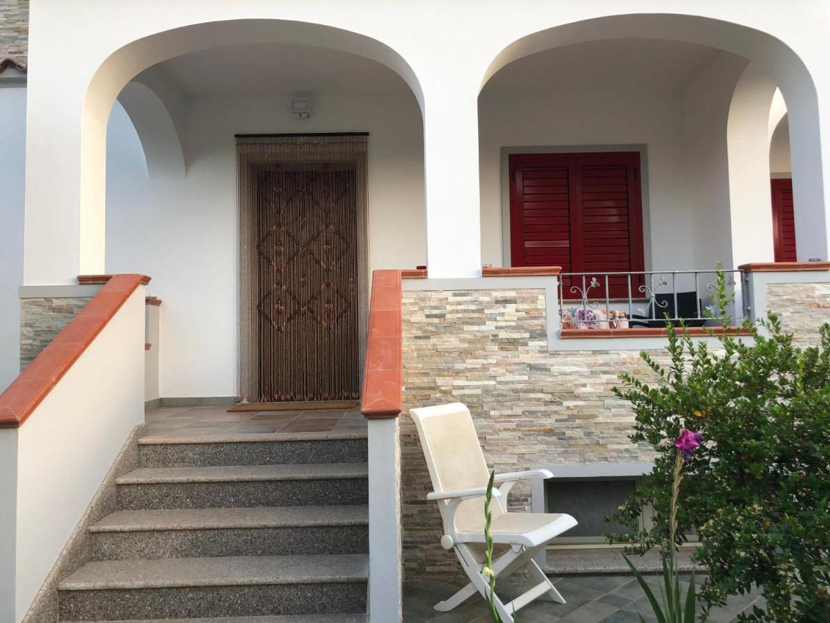 Appartamento In Villa Andreina Орозей Екстер'єр фото