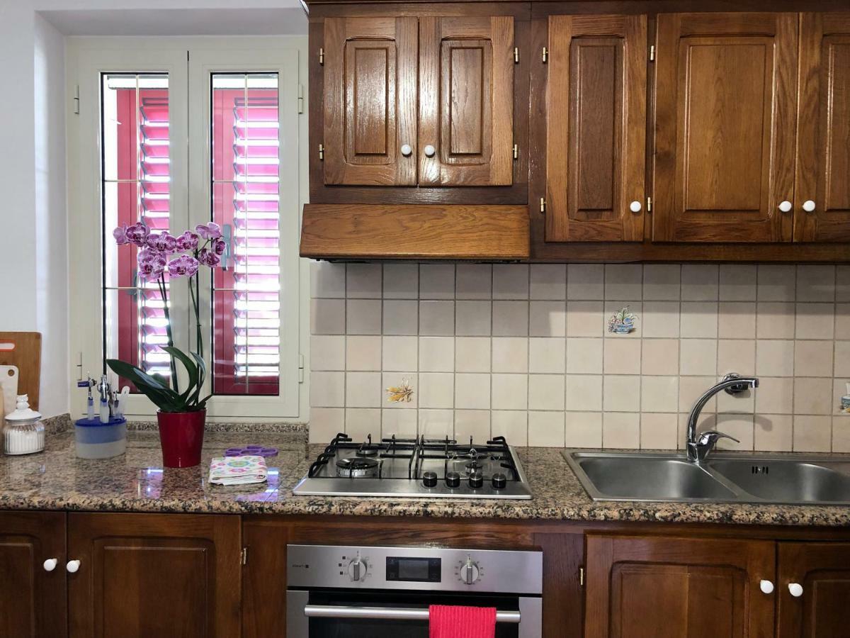 Appartamento In Villa Andreina Орозей Екстер'єр фото