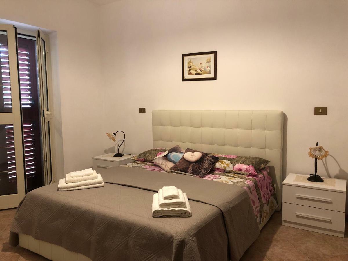 Appartamento In Villa Andreina Орозей Екстер'єр фото