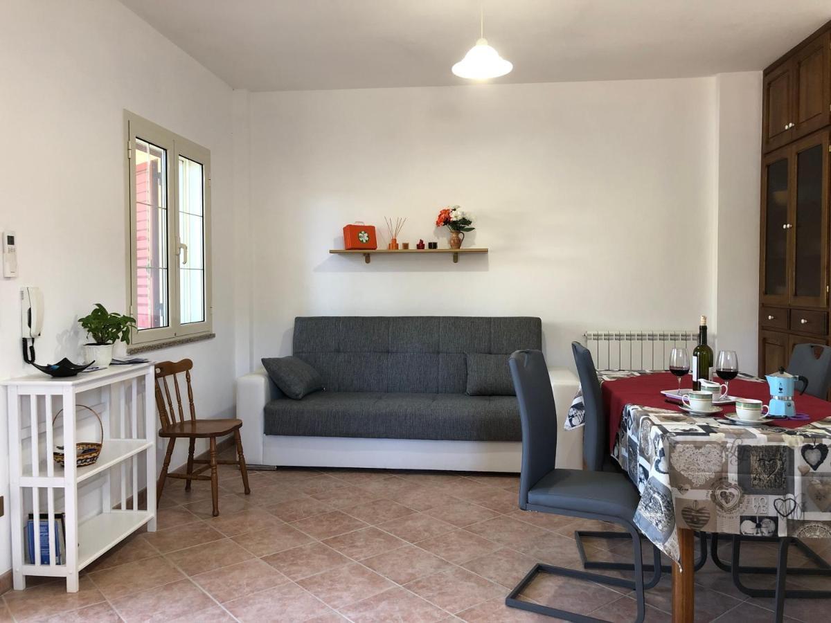 Appartamento In Villa Andreina Орозей Екстер'єр фото